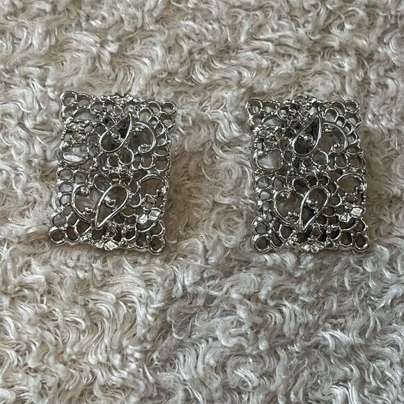 Vintage Emmons Silver Tone Rectangle Filigree Frosted Lace Clip-On Earrings 60s - Picture 4 of 6
